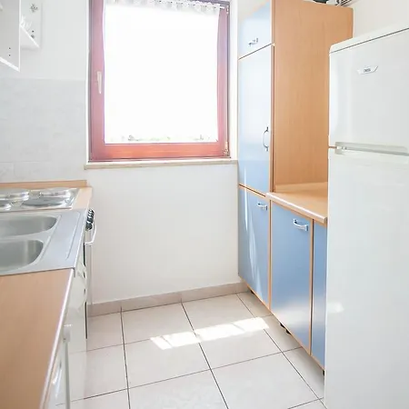 Cozy In With Seaside View Apartamento Poreč