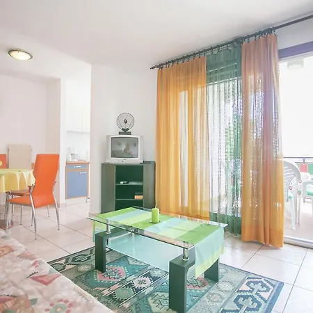 Apartamento Cozy In With Seaside View Poreč