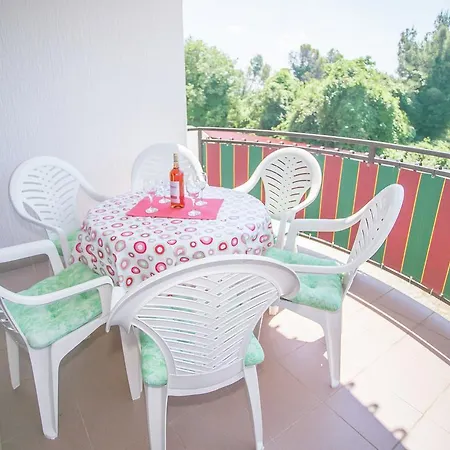 Cozy In With Seaside View *