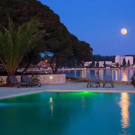 Apartamento Cozy In With Seaside View Poreč